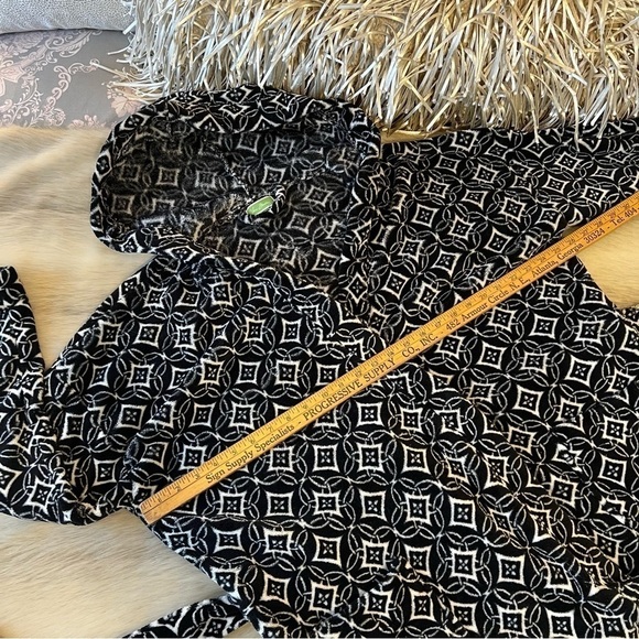 VERA BRADLEY Concerto L XL Hooded Fleece Midi Robe Black White Geometric Tie - Picture 7 of 12
